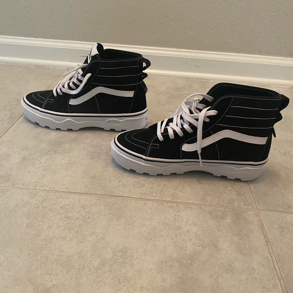 BRAND NEW VANS HIGH TOPS - Picture 6 of 11